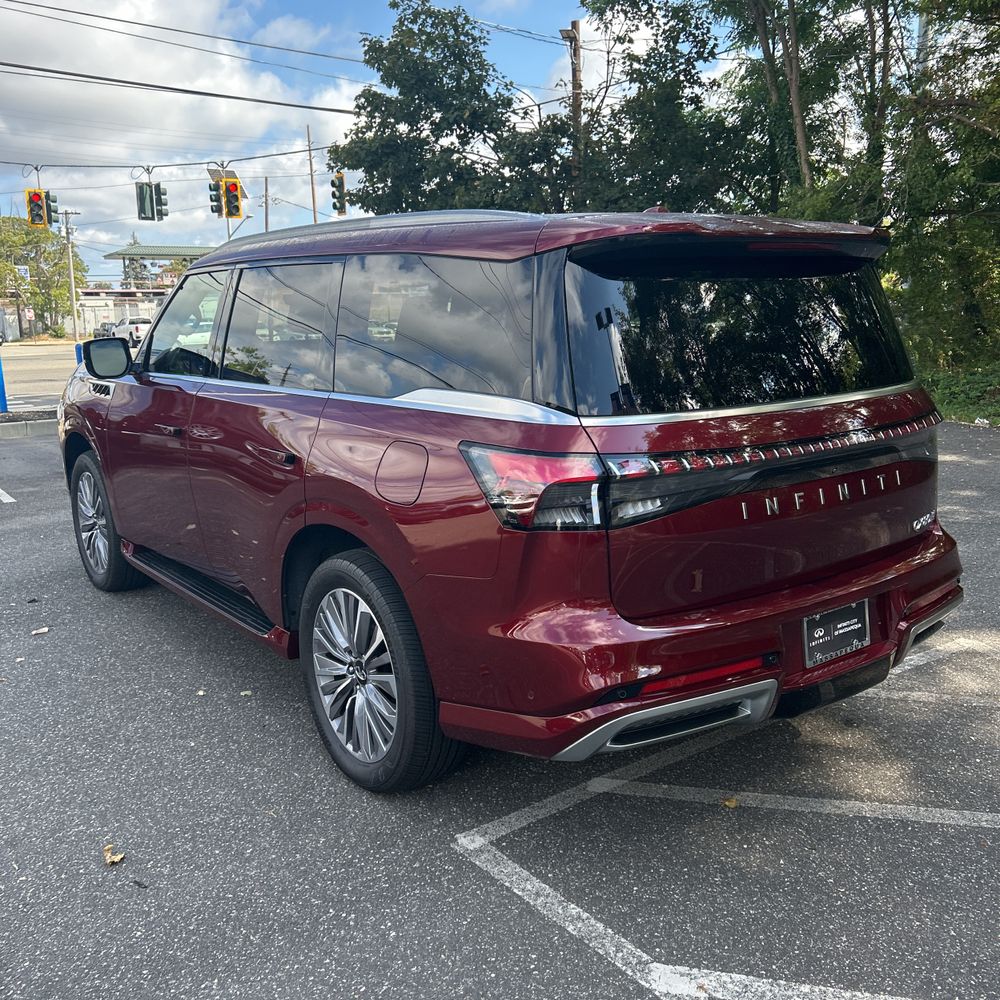 2025 INFINITI QX80 Luxe