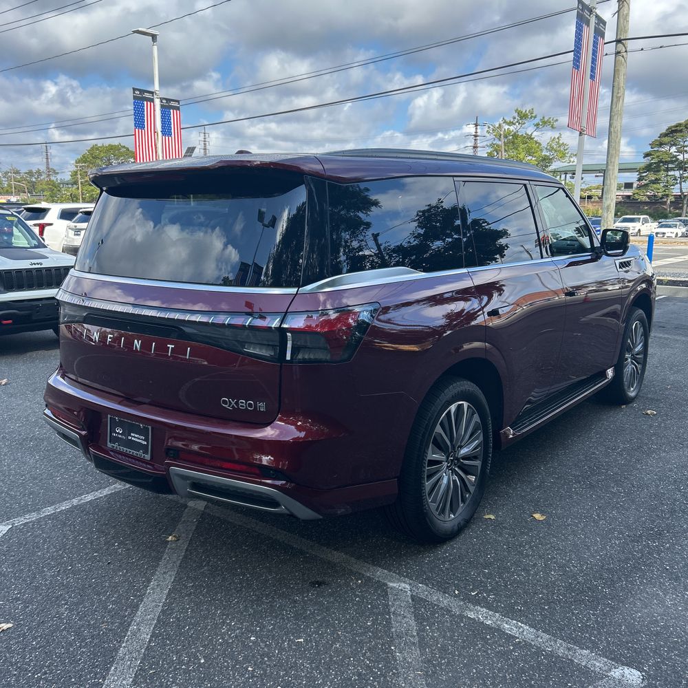 2025 INFINITI QX80 Luxe
