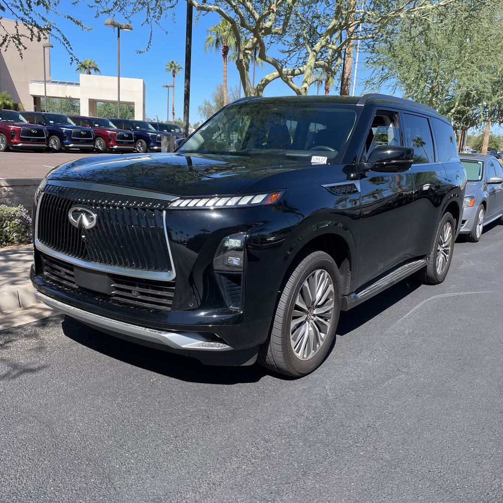 2025 INFINITI QX80 Luxe