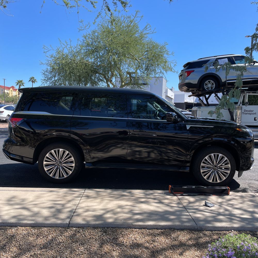 2025 INFINITI QX80 Luxe