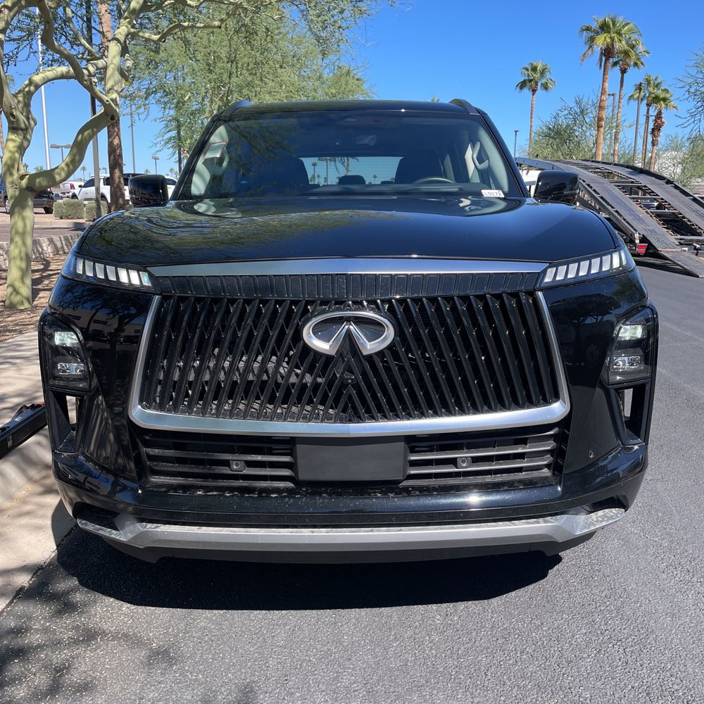 2025 INFINITI QX80 Luxe