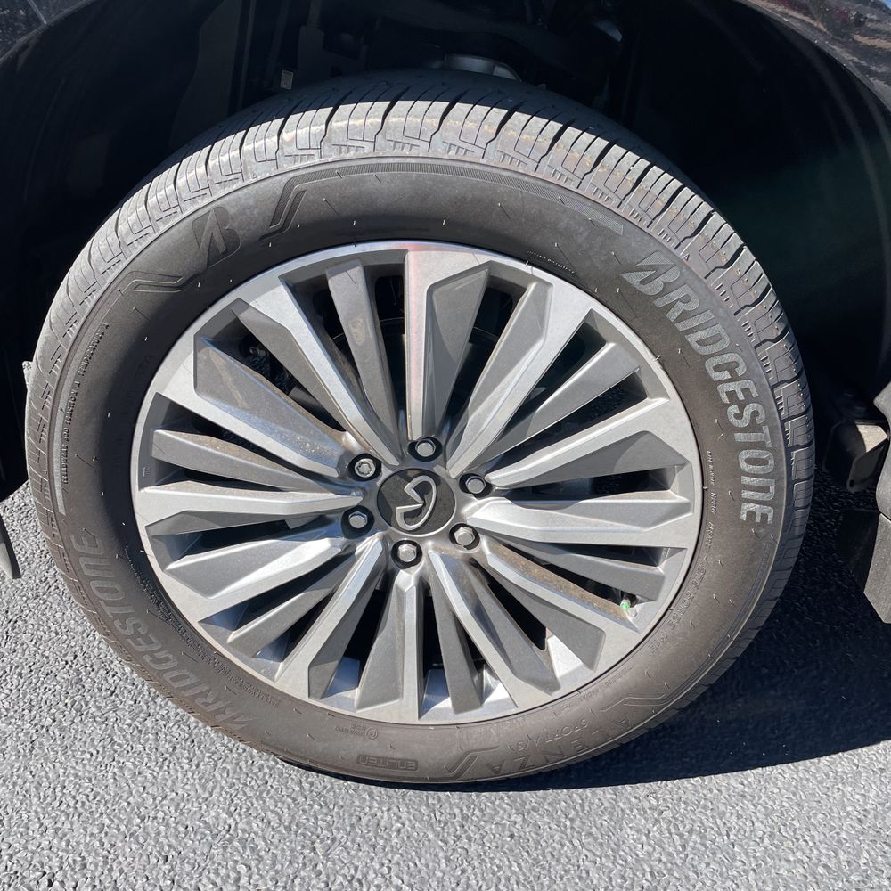 2025 INFINITI QX80 Luxe