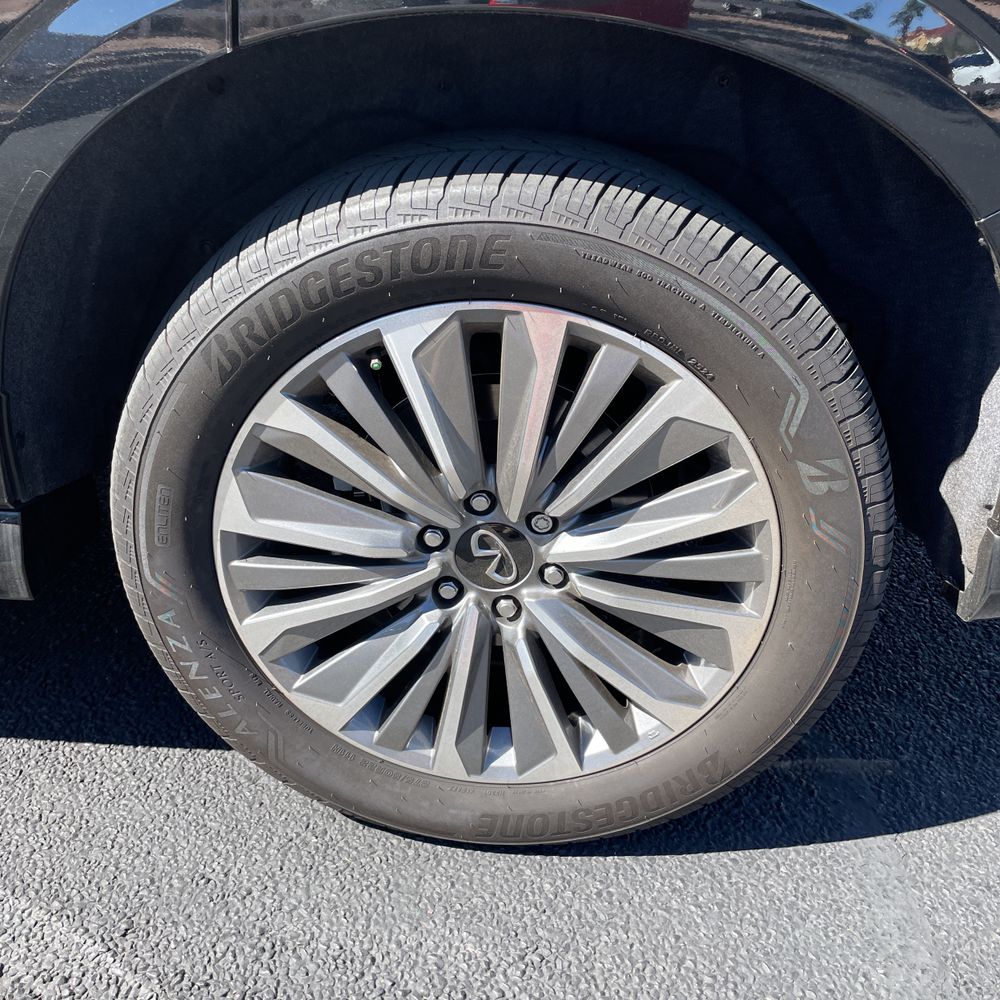 2025 INFINITI QX80 Luxe