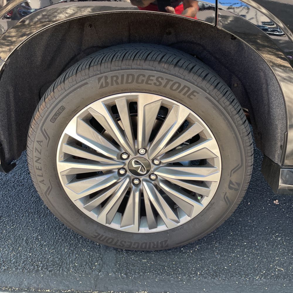 2025 INFINITI QX80 Luxe