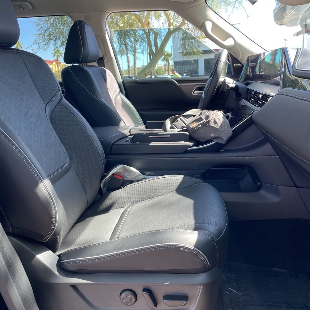 2025 INFINITI QX80 Luxe