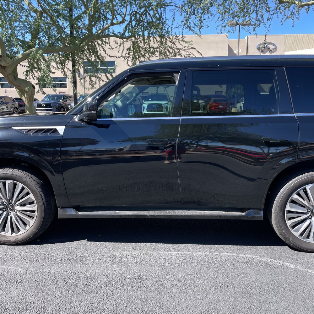 2025 INFINITI QX80 Luxe