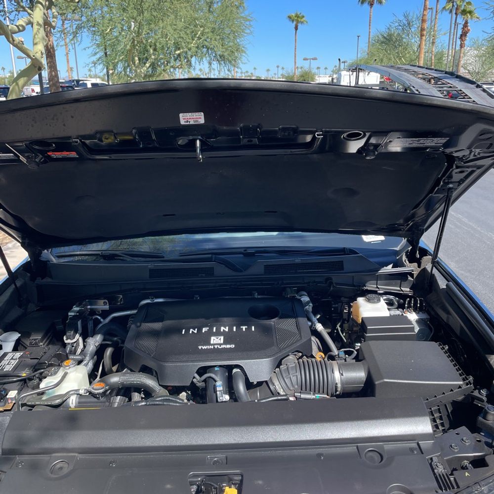 2025 INFINITI QX80 Luxe