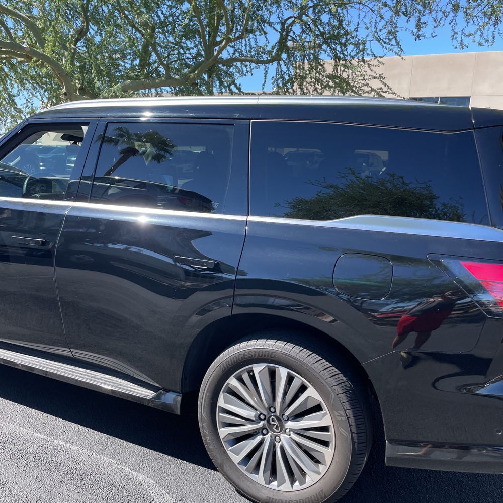 2025 INFINITI QX80 Luxe