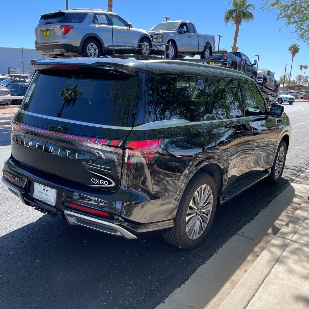2025 INFINITI QX80 Luxe