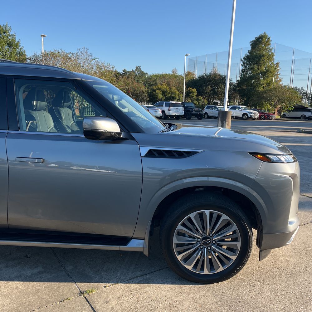 2025 INFINITI QX80 Sensory