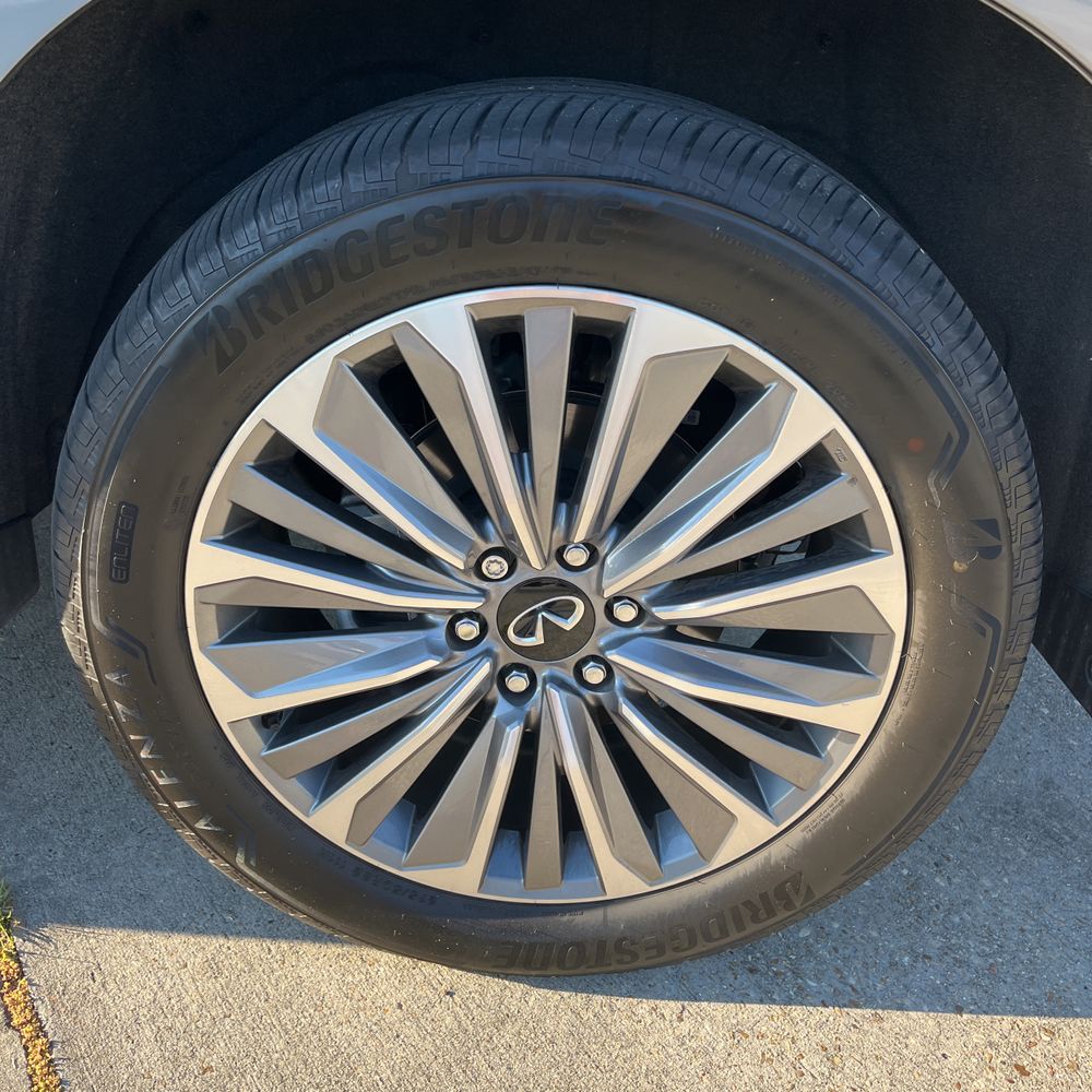 2025 INFINITI QX80 Sensory