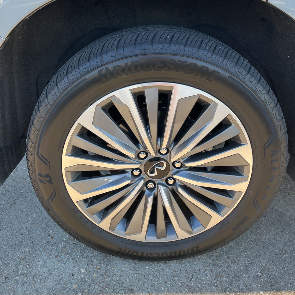 2025 INFINITI QX80 Sensory