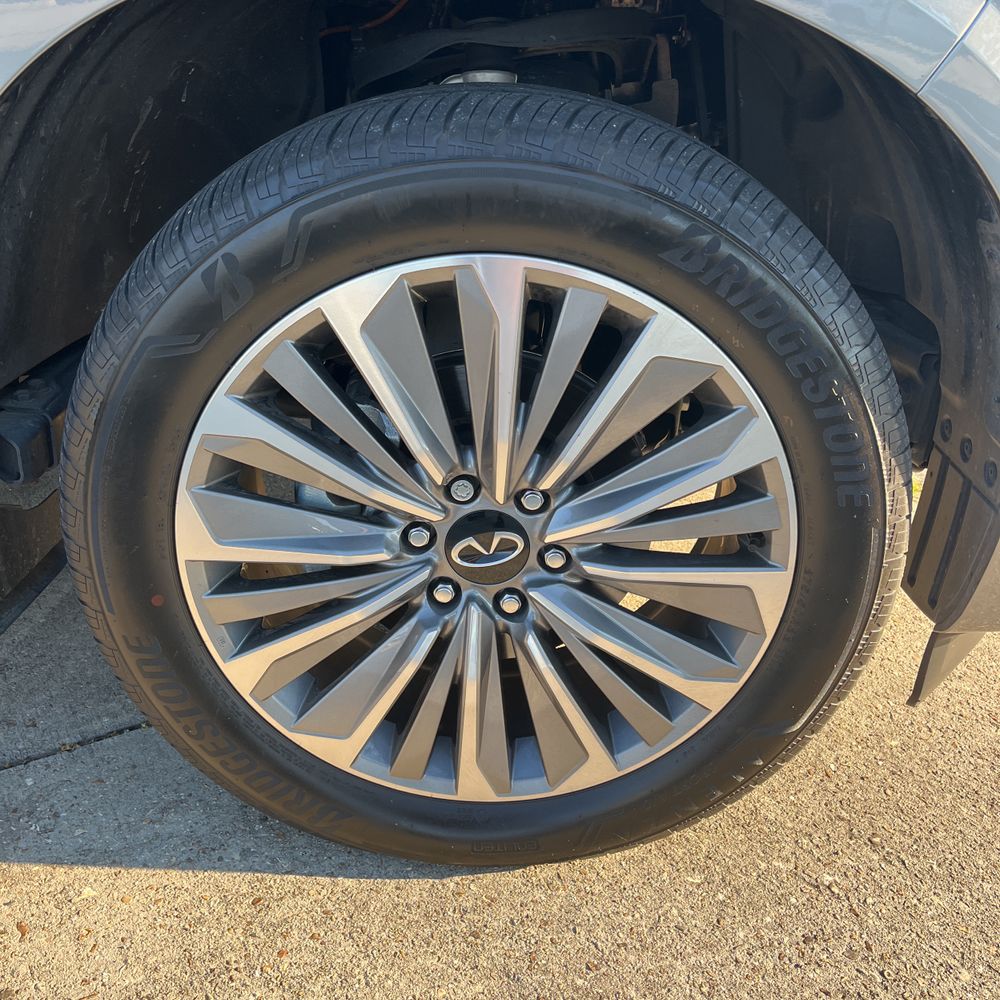 2025 INFINITI QX80 Sensory