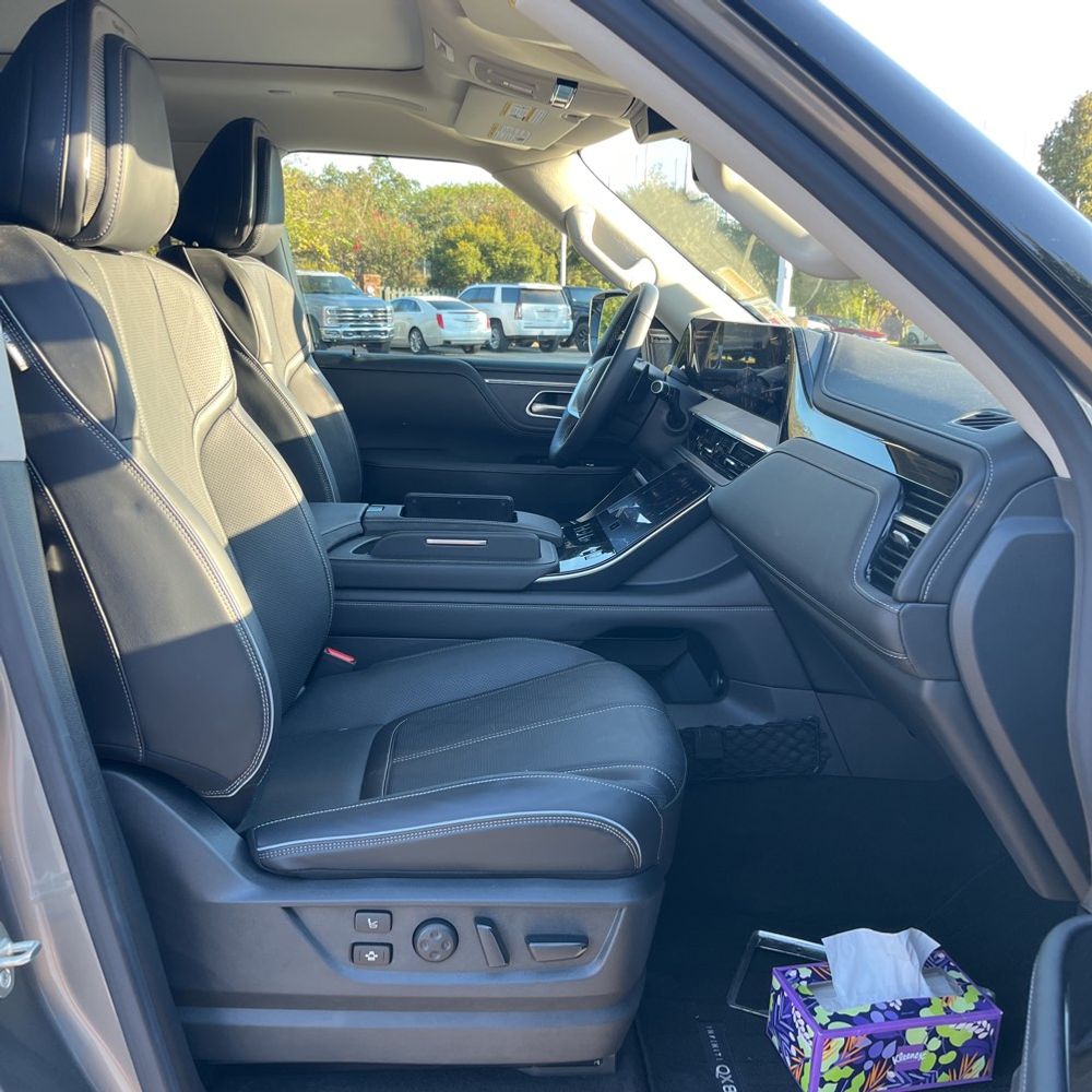 2025 INFINITI QX80 Sensory