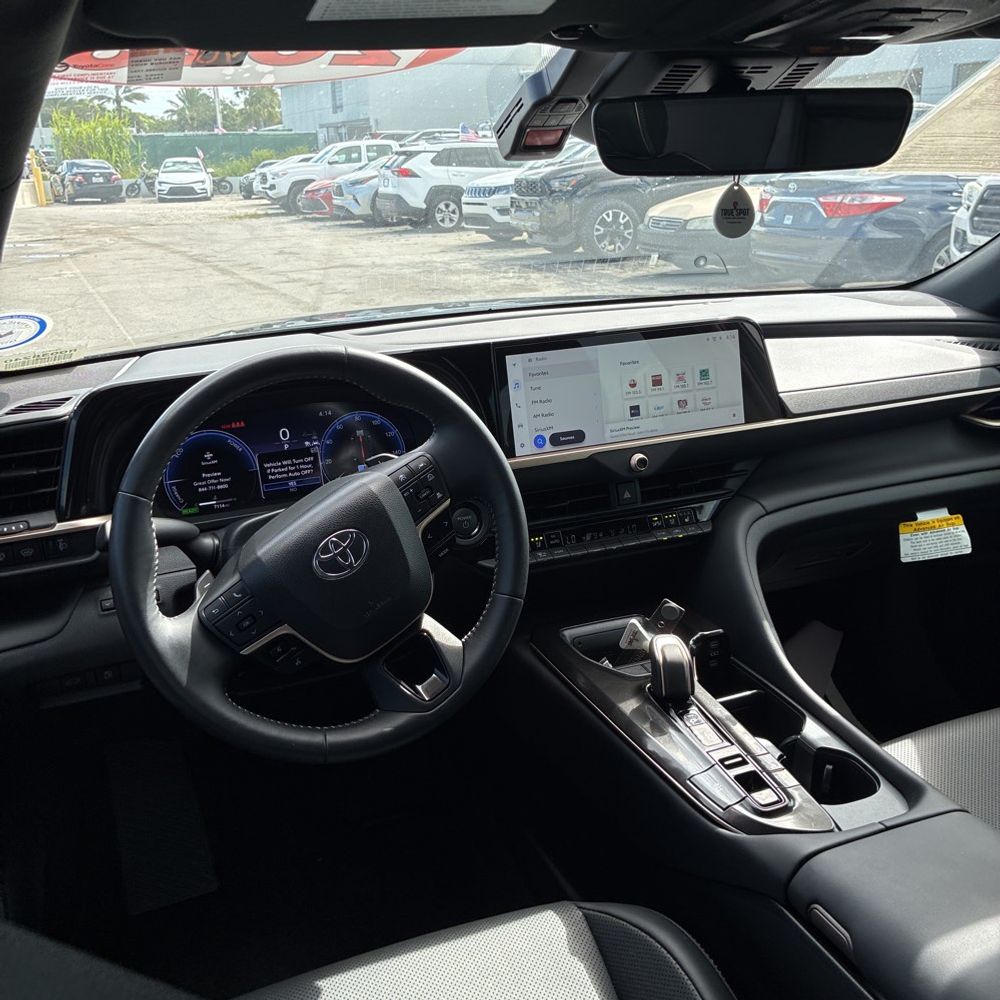 2025 Toyota Crown Signia XLE