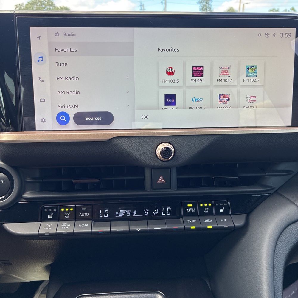 2025 Toyota Crown Signia XLE
