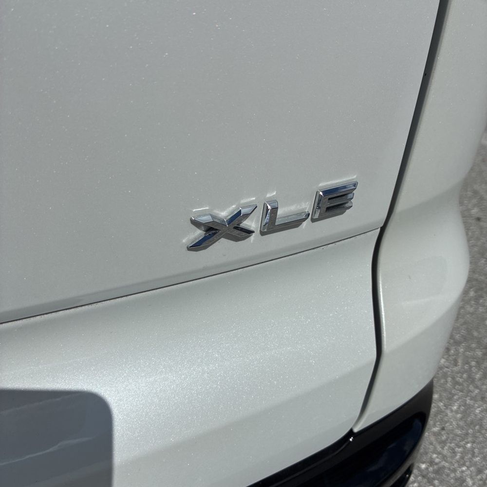 2025 Toyota Crown Signia XLE