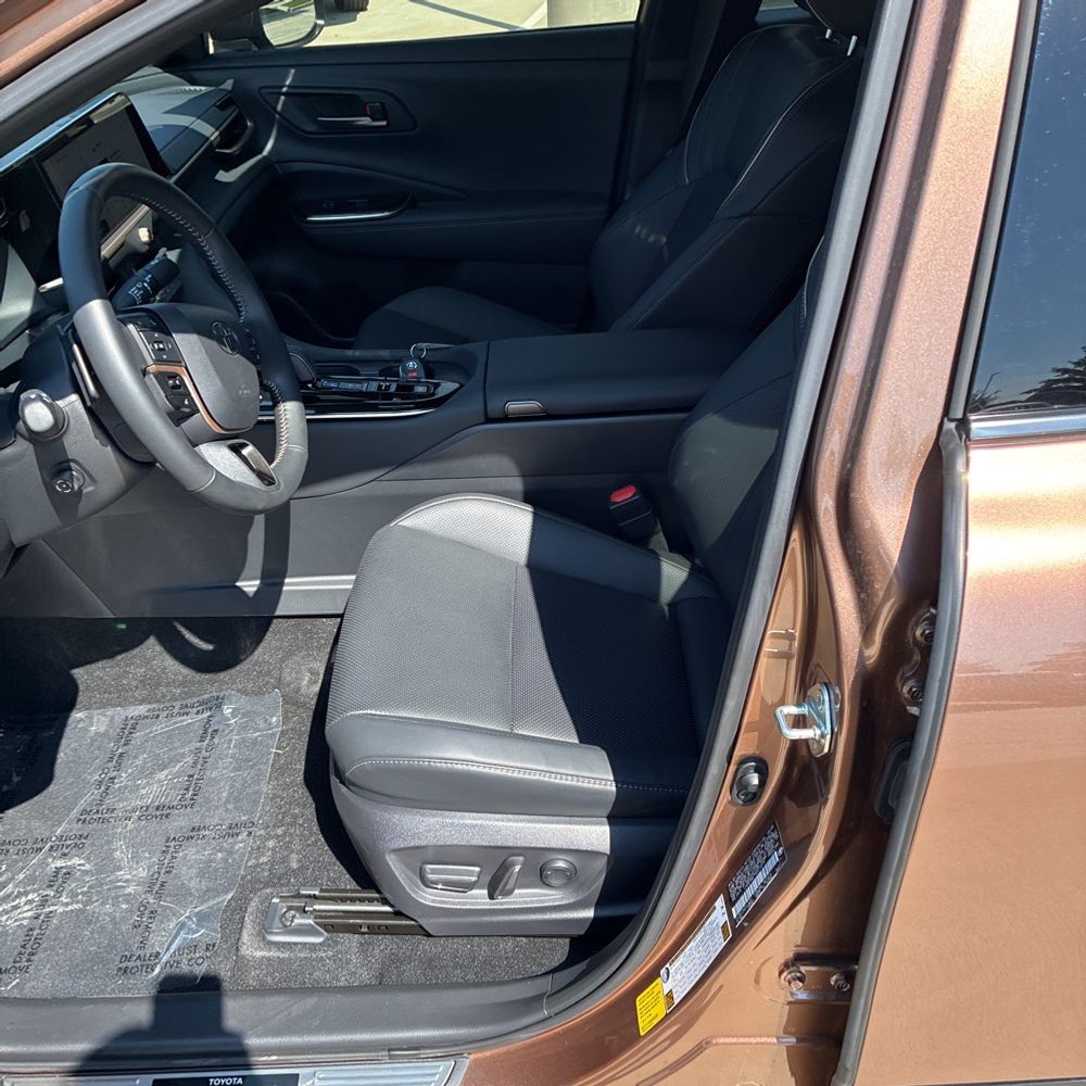 2025 Toyota Crown Platinum