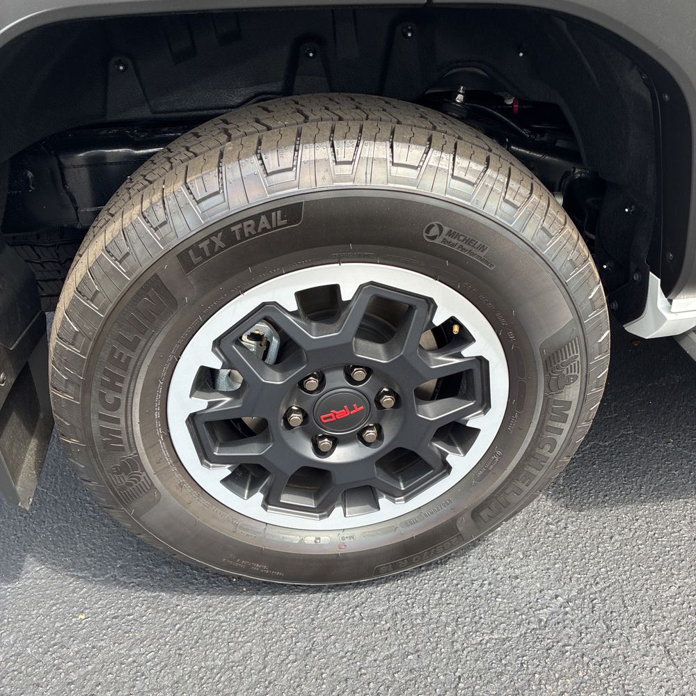 2025 Toyota 4Runner TRD Off-Road HV