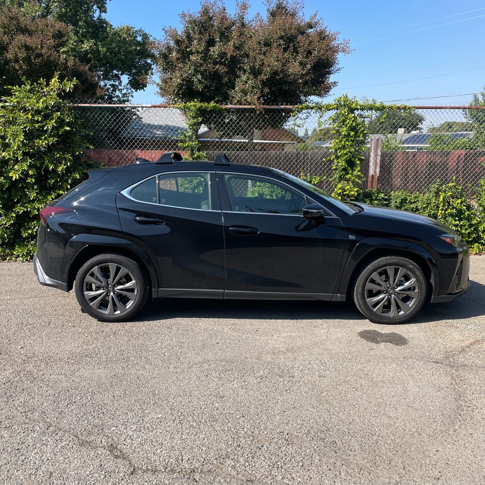 2025 Lexus UX 300h F SPORT Design