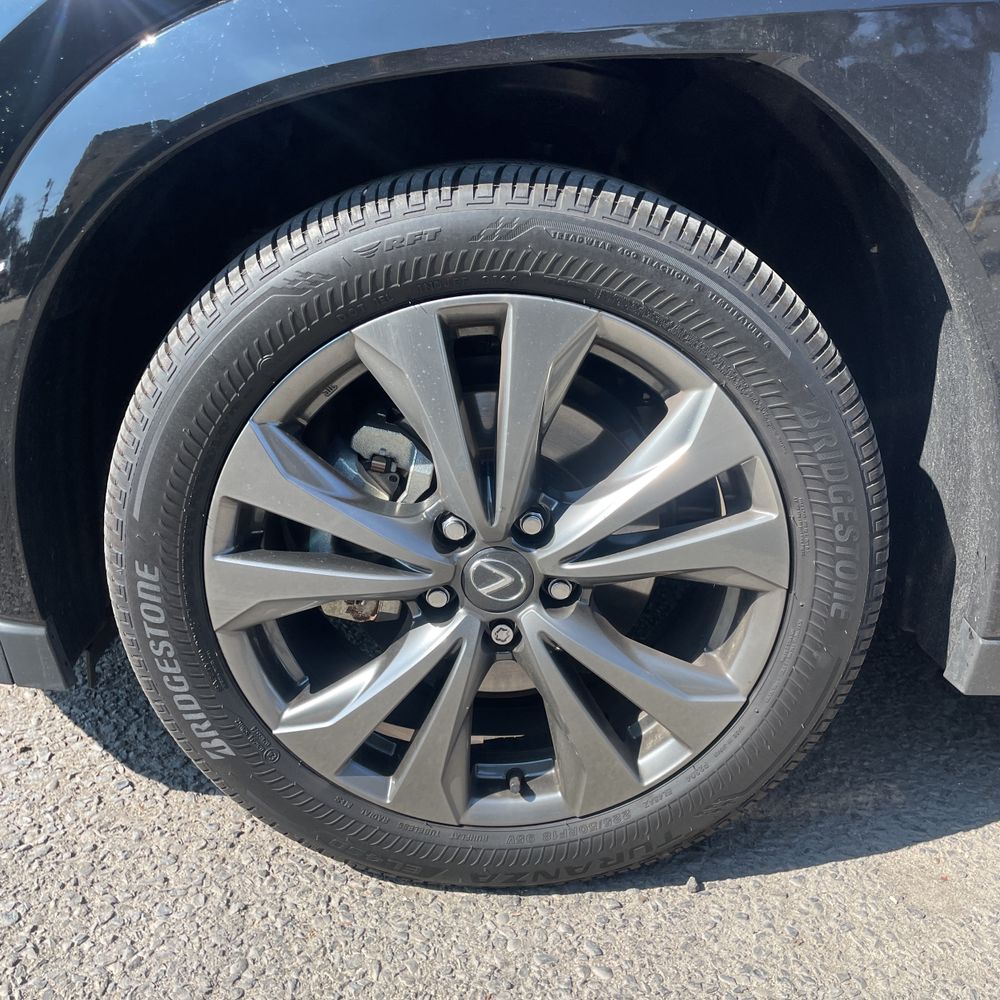 2025 Lexus UX 300h F SPORT Design
