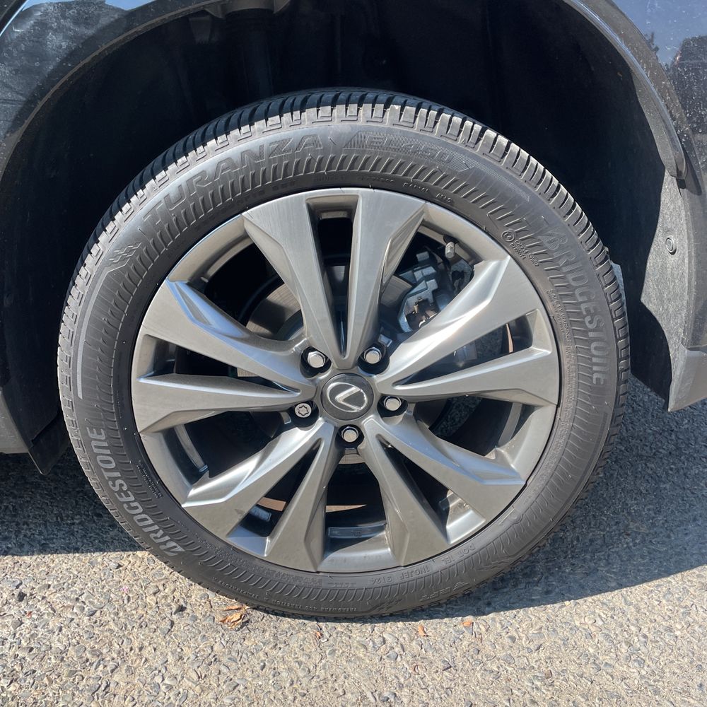 2025 Lexus UX 300h F SPORT Design