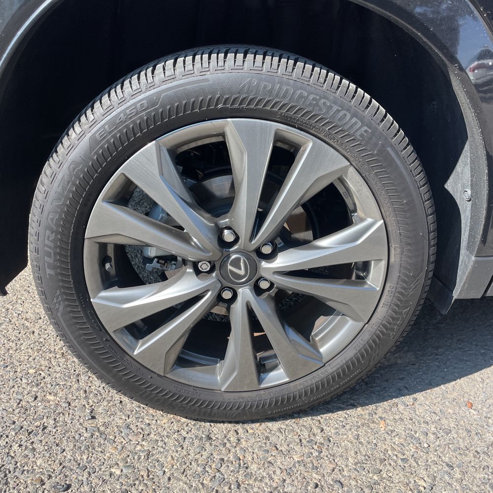 2025 Lexus UX 300h F SPORT Design