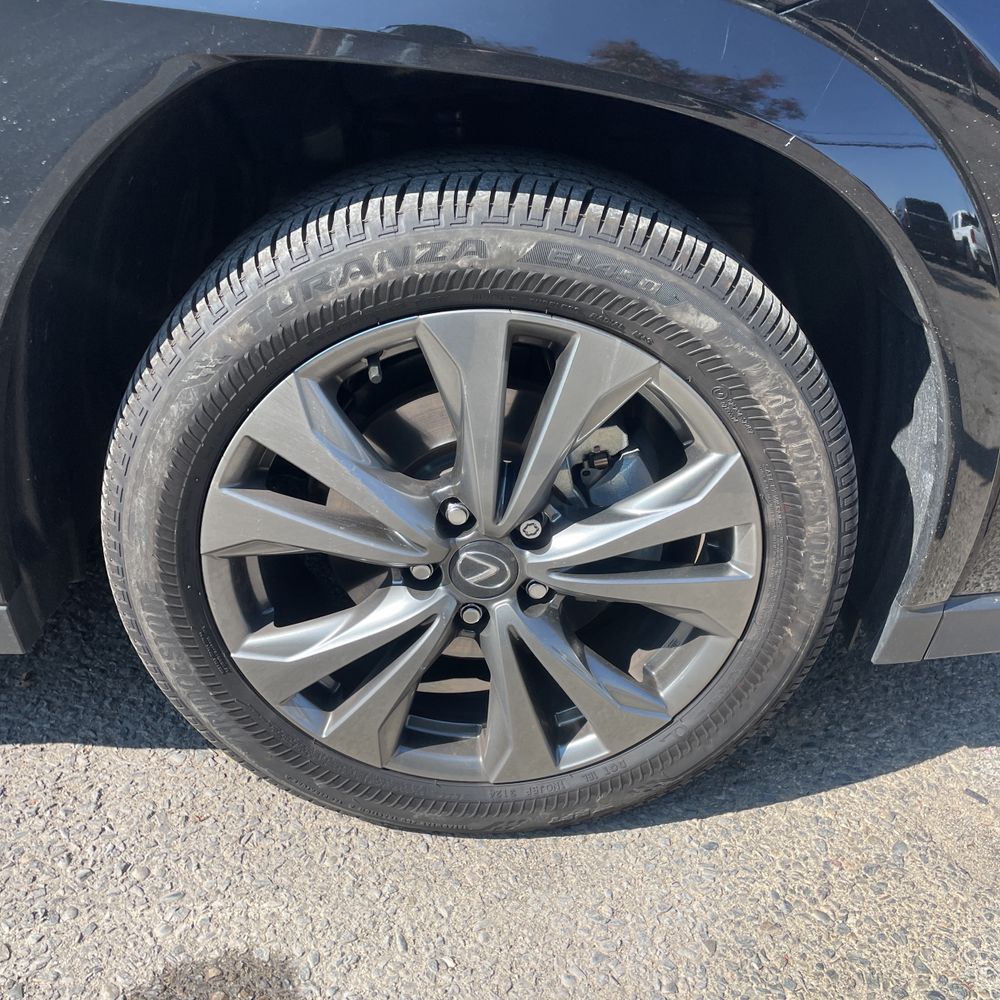 2025 Lexus UX 300h F SPORT Design
