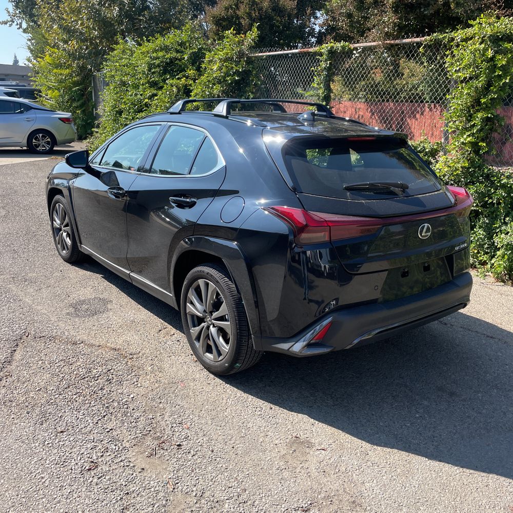 2025 Lexus UX 300h F SPORT Design