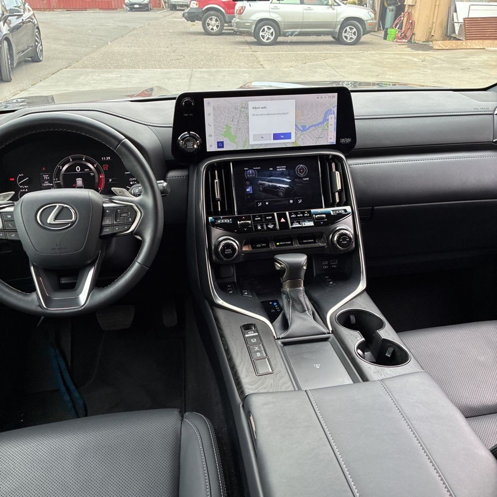 2024 Lexus LX 600 Premium