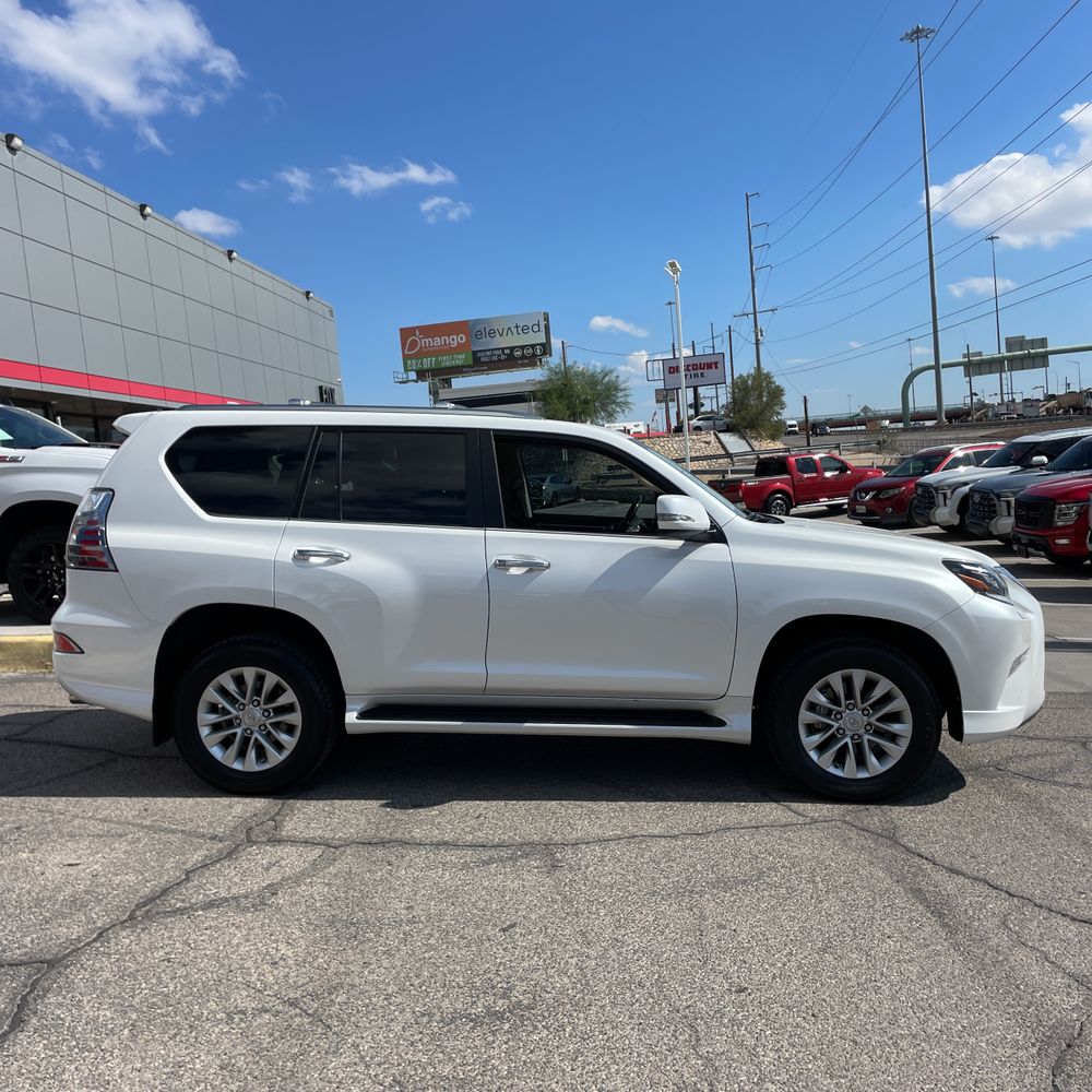 2023 Lexus GX 460 Base