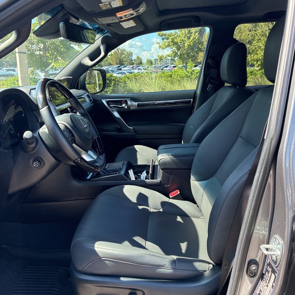 2023 Lexus GX 460 Base