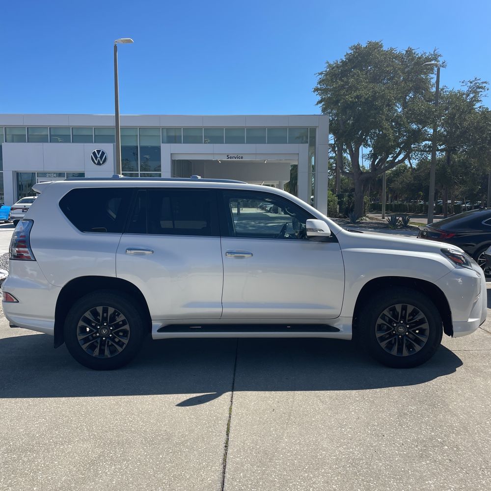 2023 Lexus GX 460 Base