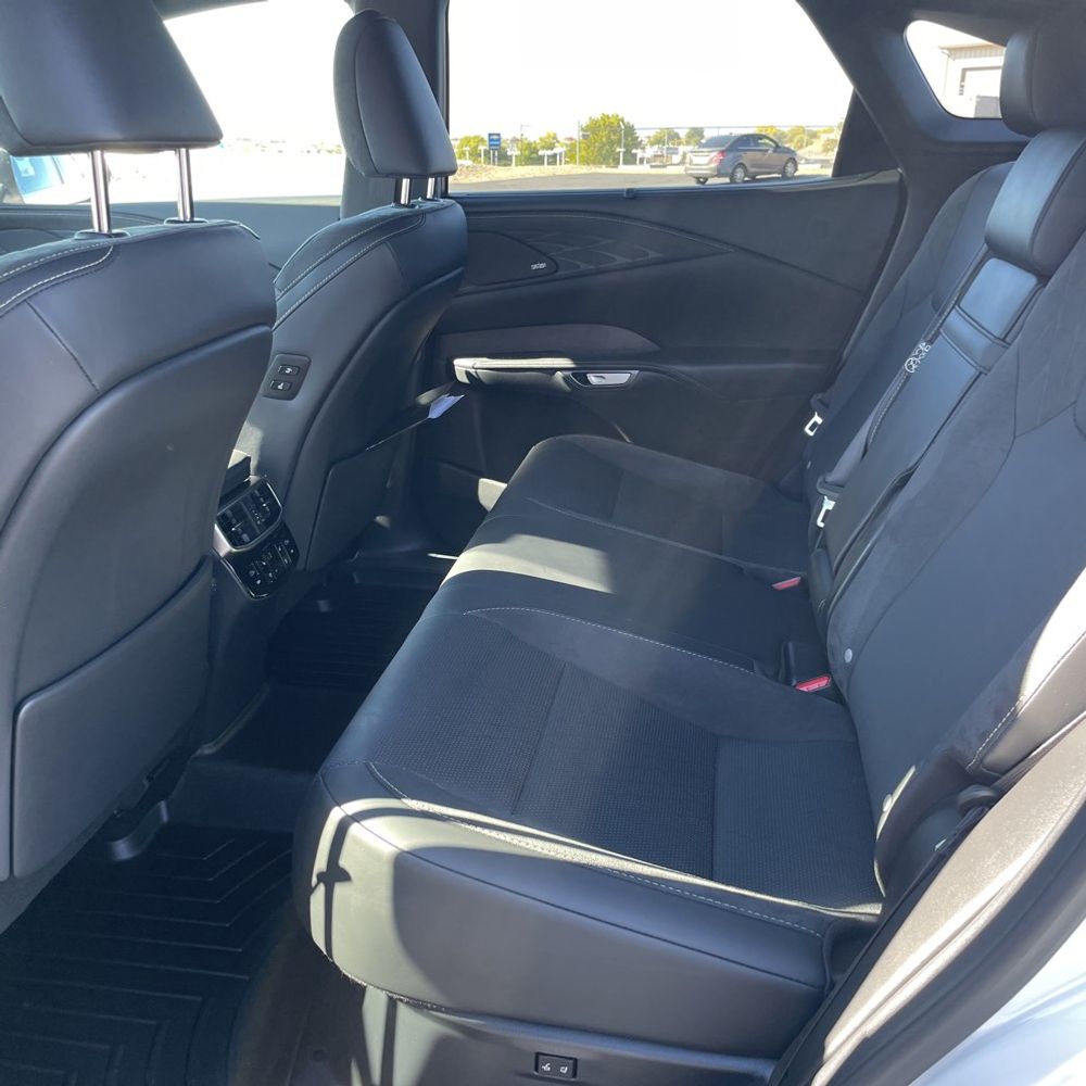 2025 Lexus RX 450h+ Luxury