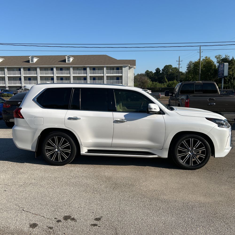 2021 Lexus LX 570 Three-Row