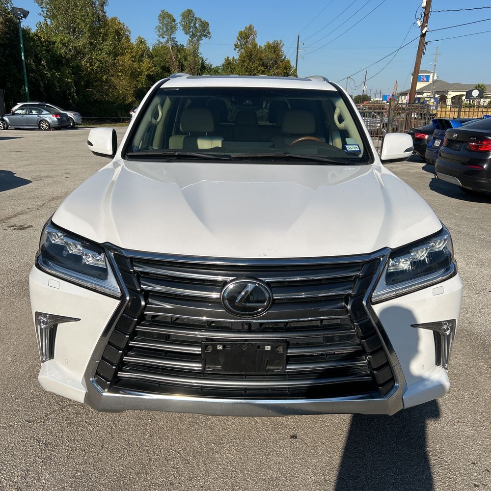 2021 Lexus LX 570 Three-Row