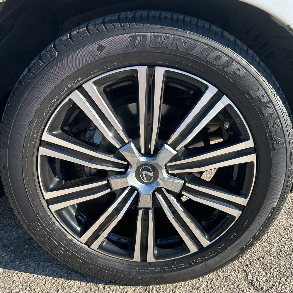 2021 Lexus LX 570 Three-Row