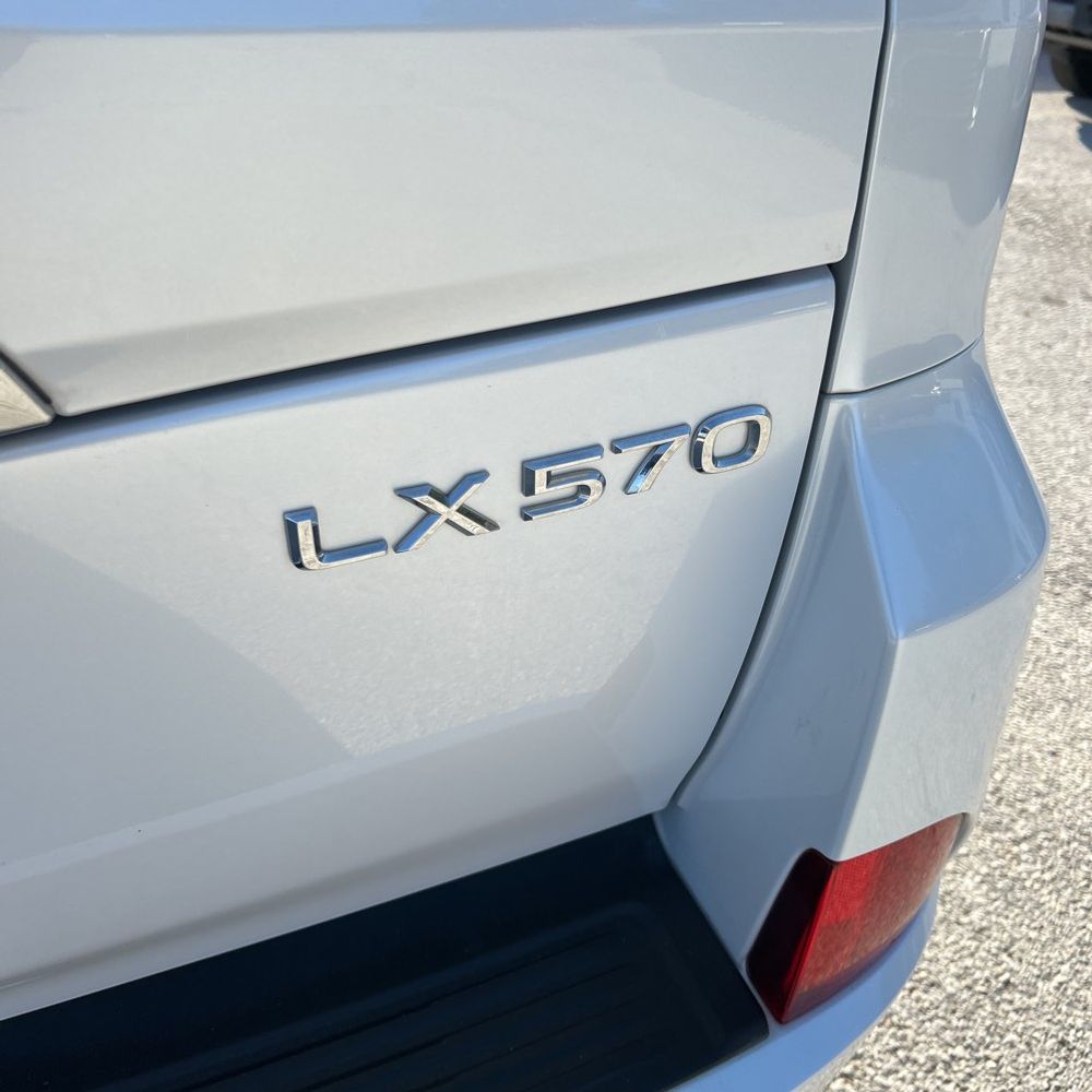 2021 Lexus LX 570 Three-Row