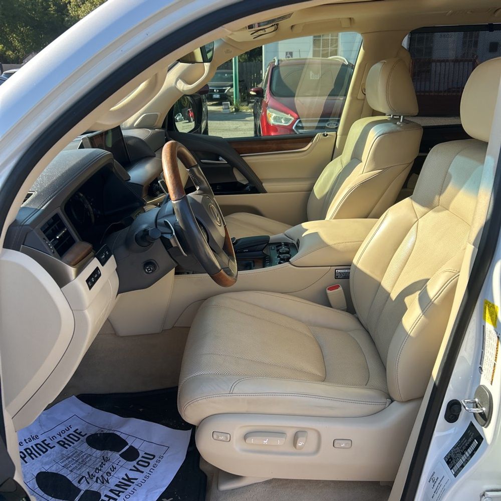 2021 Lexus LX 570 Three-Row