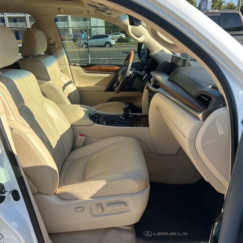 2021 Lexus LX 570 Three-Row