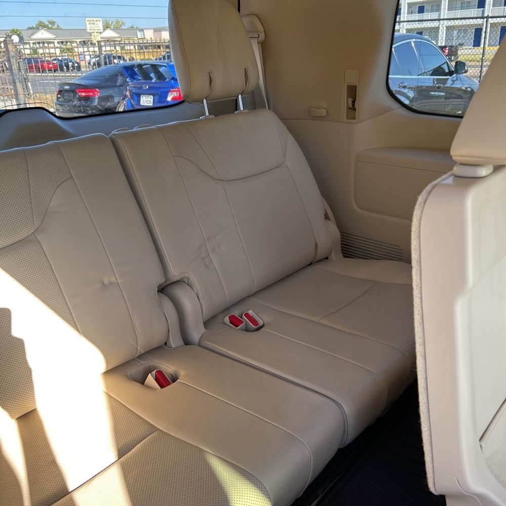 2021 Lexus LX 570 Three-Row