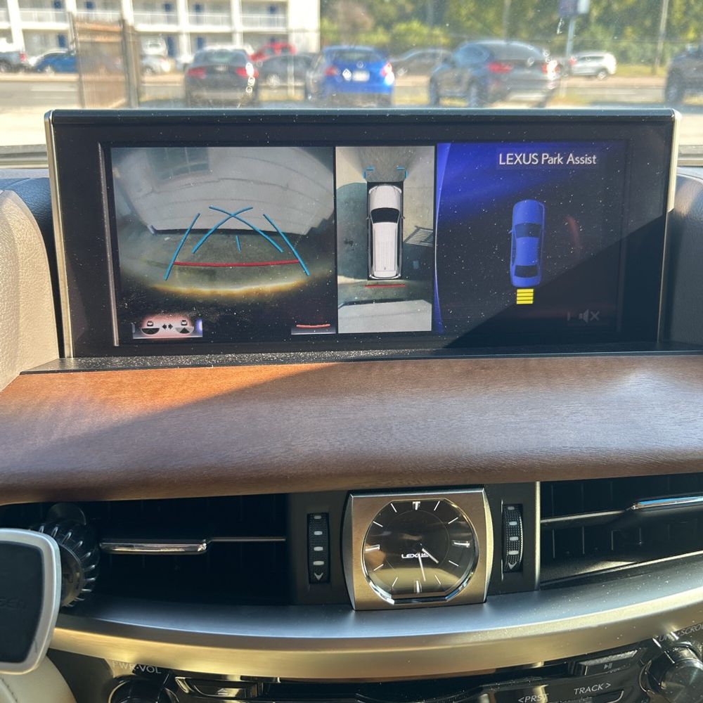 2021 Lexus LX 570 Three-Row