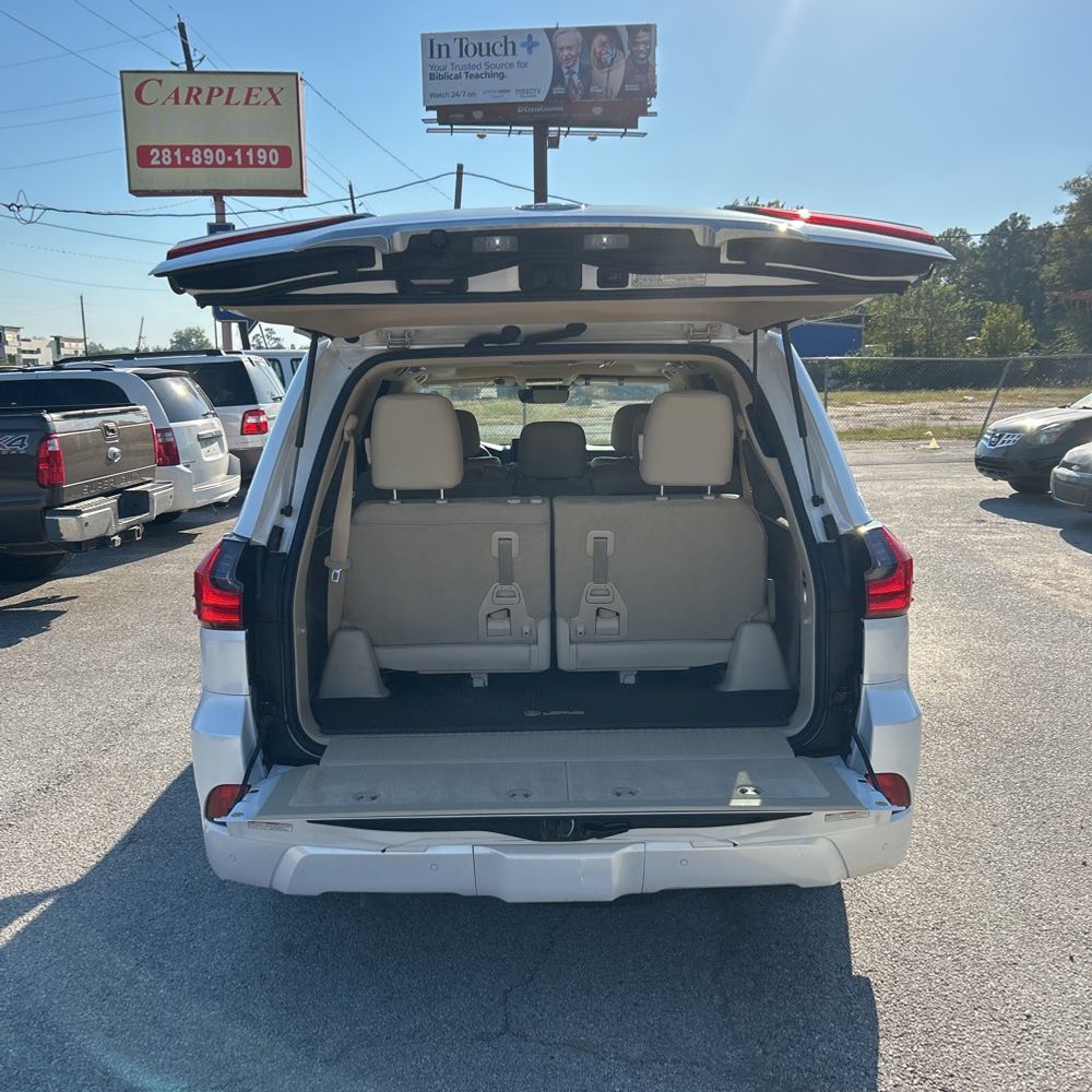 2021 Lexus LX 570 Three-Row