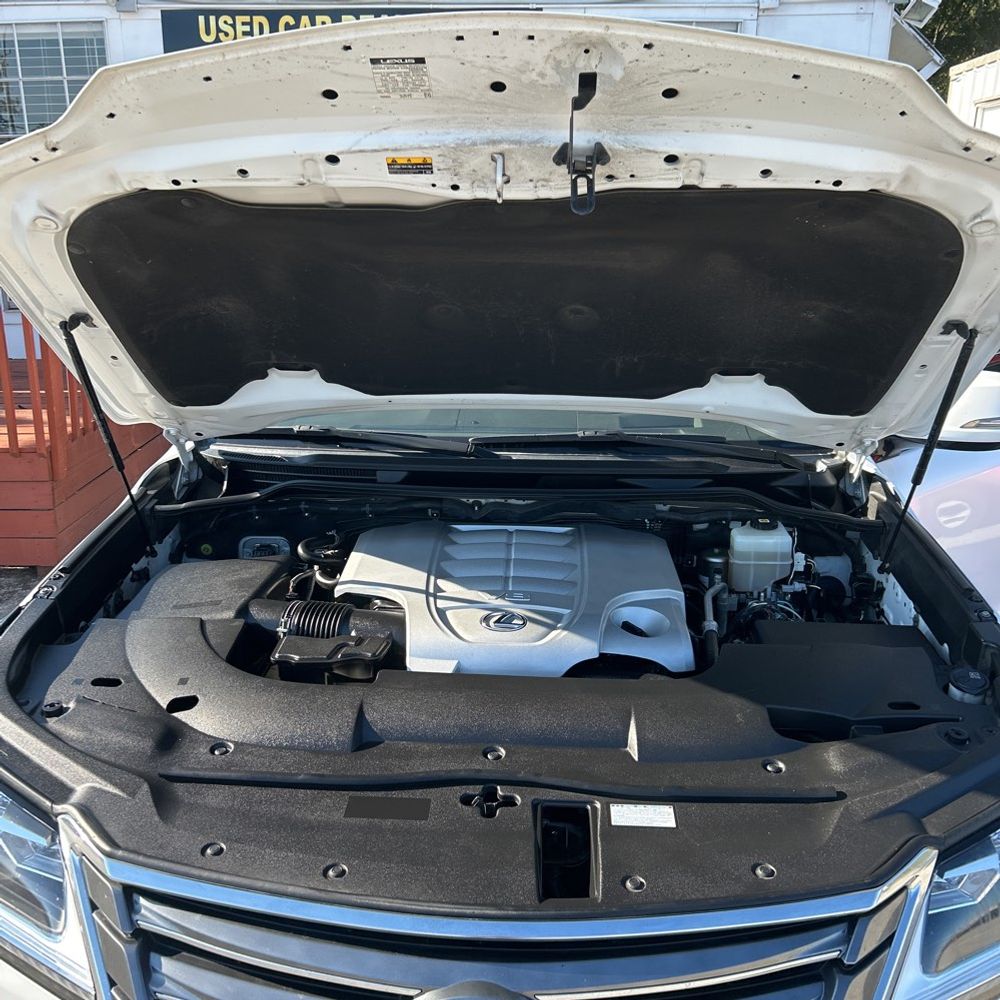 2021 Lexus LX 570 Three-Row