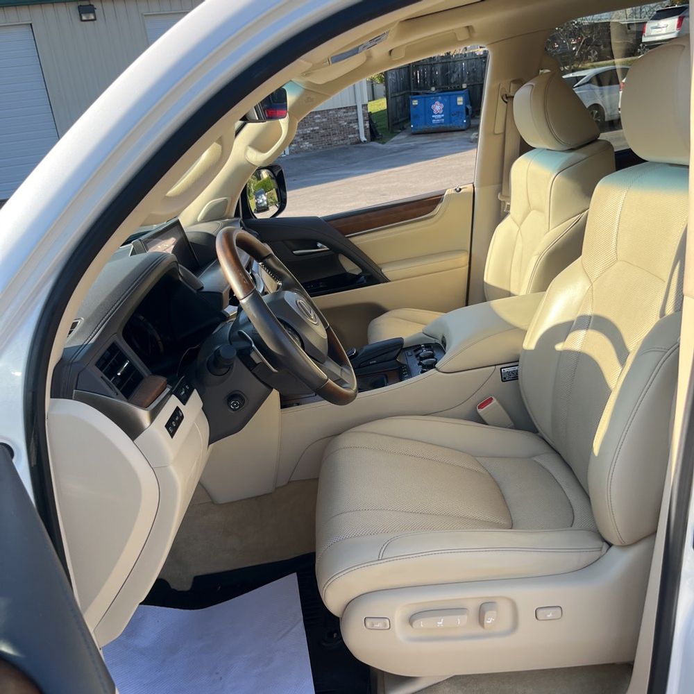 2021 Lexus LX 570 Three-Row
