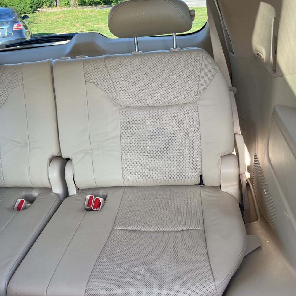 2021 Lexus LX 570 Three-Row