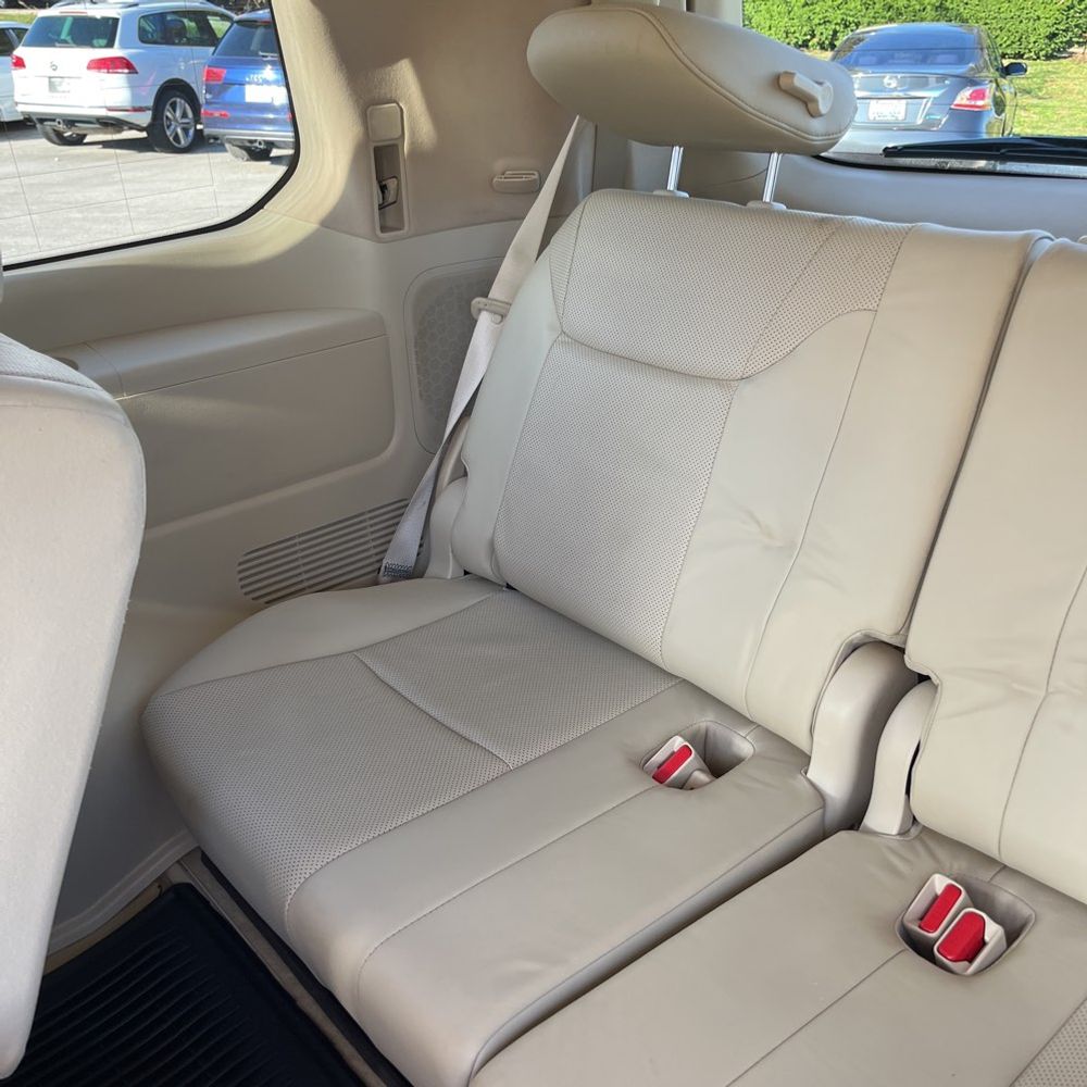 2021 Lexus LX 570 Three-Row