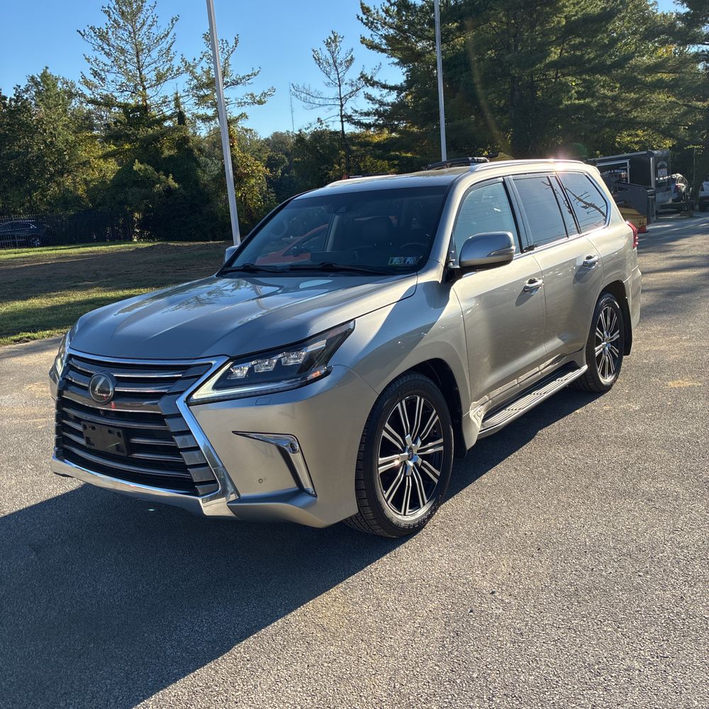2019 Lexus LX 570 Three-Row