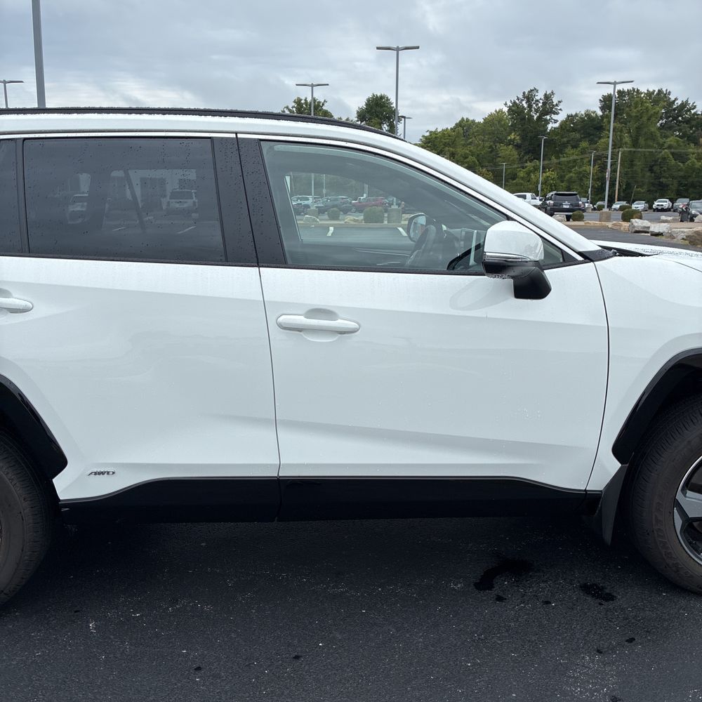 2025 Toyota RAV4 Plug-in Hybrid SE