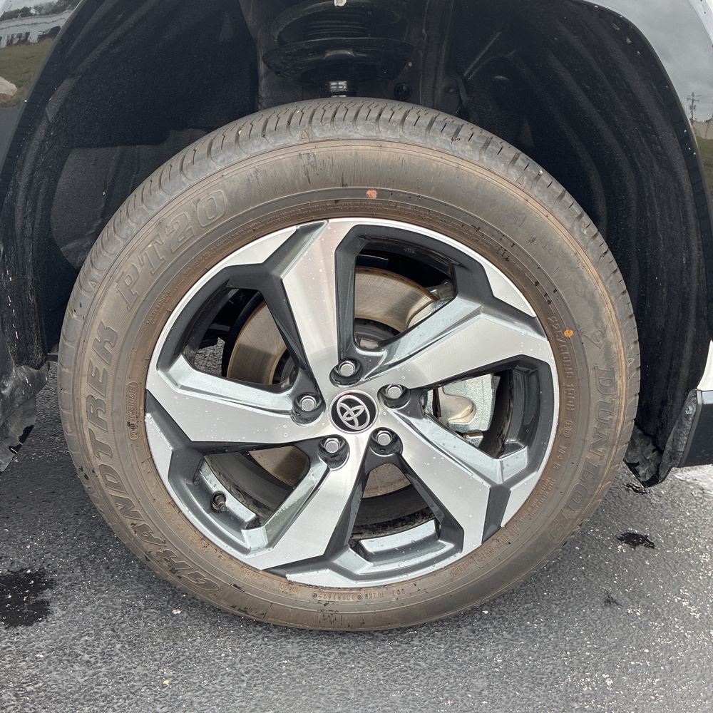2025 Toyota RAV4 Plug-in Hybrid SE